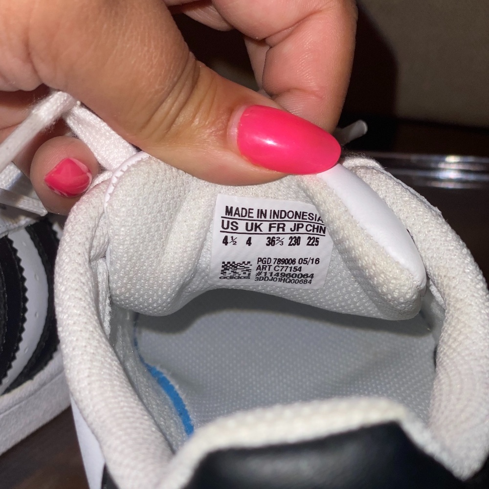 Adidas Classic Superstar Sneakers - Picture 8 of 8